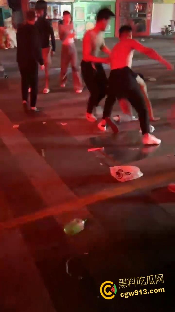 山东聊城市精神小伙3V3，且提前说好不报警，必须死磕到底，只因算命先生说我是土命 ！-5