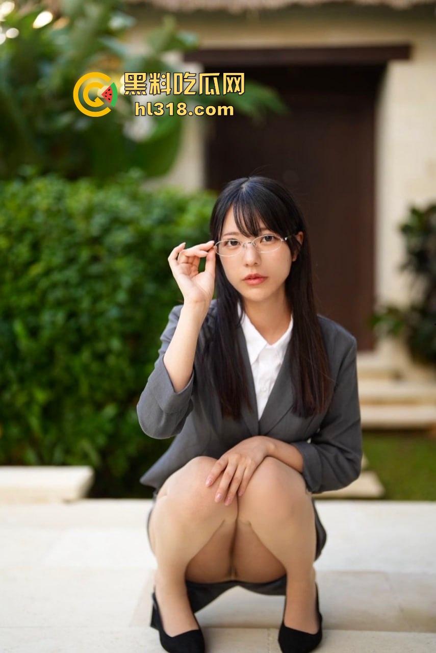 海角乱伦,把醉酒后的堂姐操醒, 魔鬼身材令人窒息,手指揉搓骚逼,无套猛插打桩,淫水四溅!-1