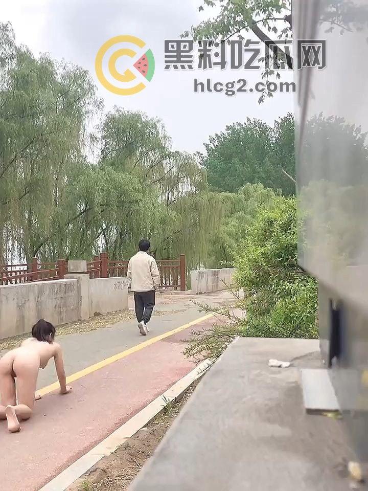 05软萌小萝莉「苏苏」，最爱户外露出狂欢，娇嫩少女变身极致母狗，真是反差萌到极致-4