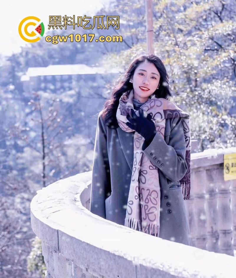 武汉广播电视台反差女高层【刘丽雯】被前男友曝光早年迷奸黑历史,办公室约炮同事,无套猛插多姿势爆操配合度拉满!-1