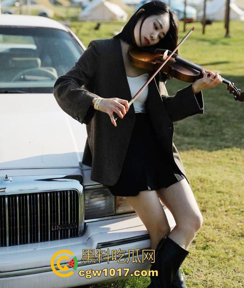 武汉广播电视台反差女高层【刘丽雯】被前男友曝光早年迷奸黑历史,办公室约炮同事,无套猛插多姿势爆操配合度拉满!-2