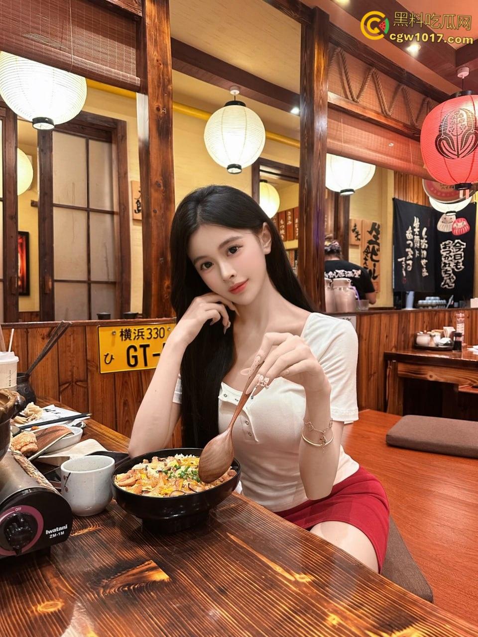 粘人的妹妹上学都要和我同居, 周末一回家就要给我按摩,穿着性感的珍珠内裤,被我架起肉丝美腿无套内射 !-1