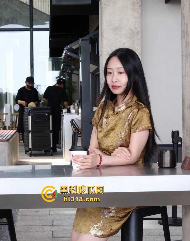 上海浦南幼儿园【林美玲】美女幼师与男友裸聊自慰视频被曝光,反差母狗性瘾巨大,骚浪无比!-5