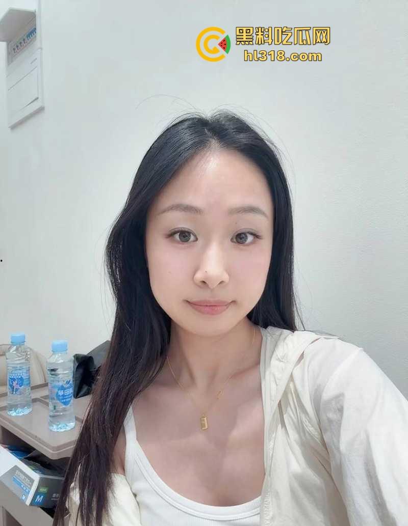 上海浦南幼儿园【林美玲】美女幼师与男友裸聊自慰视频被曝光,反差母狗性瘾巨大,骚浪无比!-6