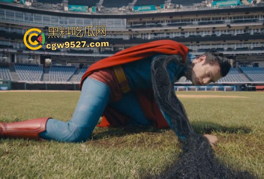 《超人》2025惊天危机!卡尔-艾尔卷入全球阴谋,莱克斯·卢瑟科技欲想灭杀超人,最后被露易丝·莱恩联合超狗逆转乾坤!-7