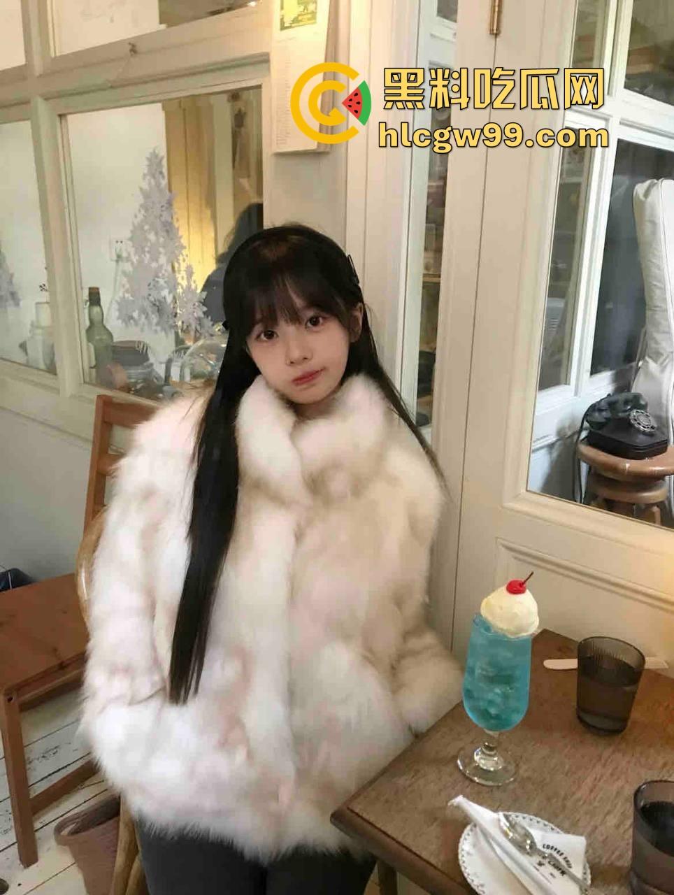 猎奇福利,巨乳少女直播打乳钉,又白又大又圆大白奶被钢针穿透,巨乳被钢针刺穿全程不喊痛,画面让人上头!-1