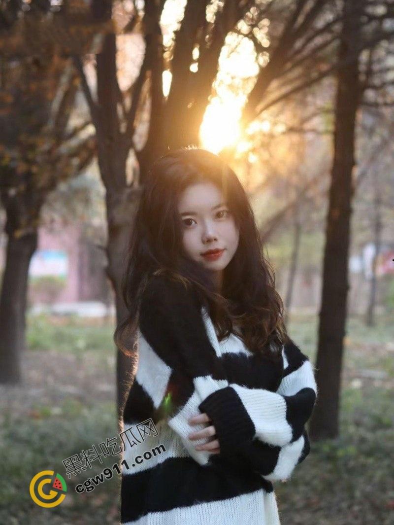 山西太原JK美少女【阮鑫圆】爆乳美臀,与男友疯狂翻云覆雨,肤白如雪娇躯颤抖,激情视频流出,欲望横流-5