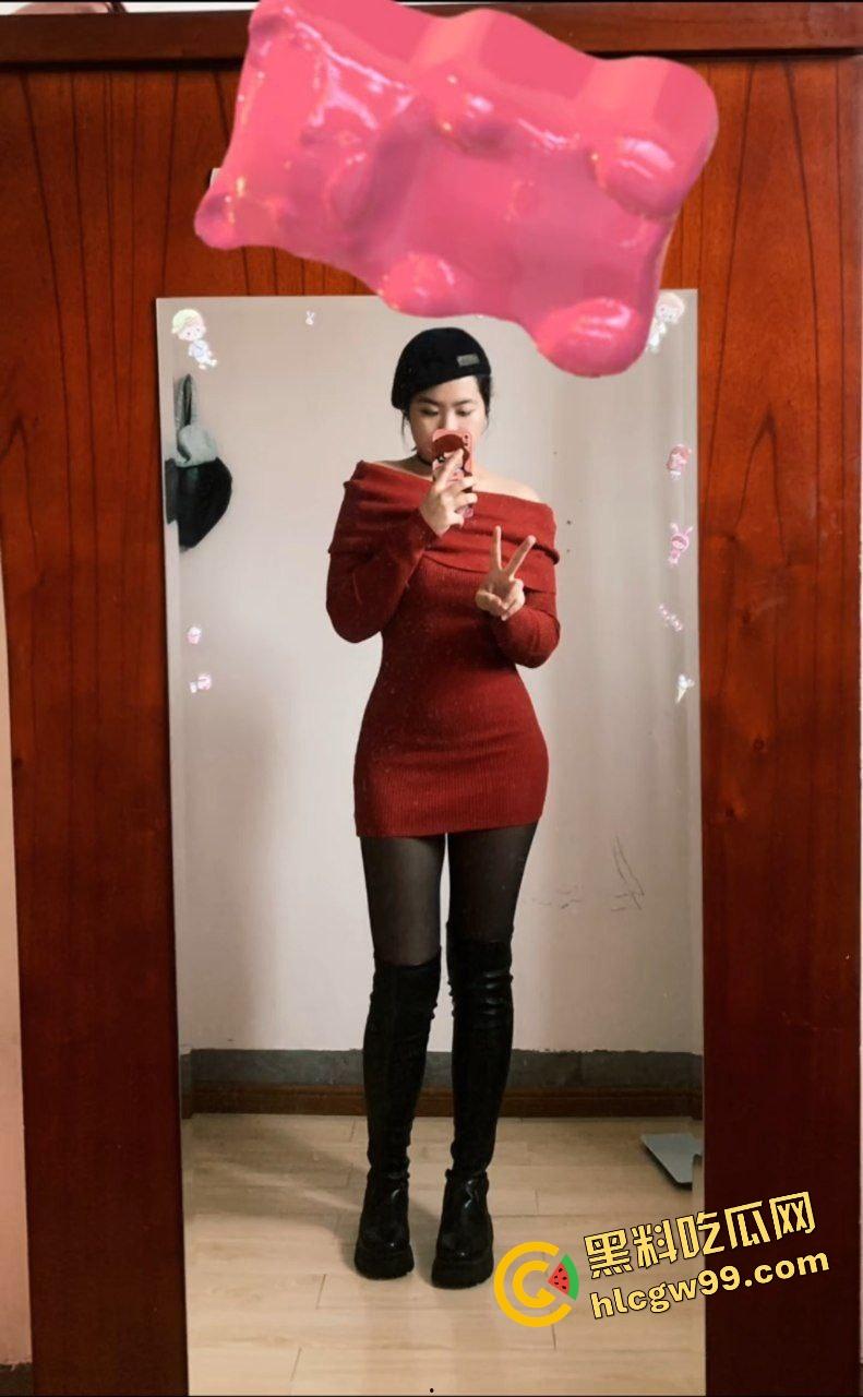 江苏徐州肉感大雷少妇【罗丽娟】大骚逼上演刺激摸奶，酒店全裸暴插淫穴骚叫不停！独家曝光流出！-1