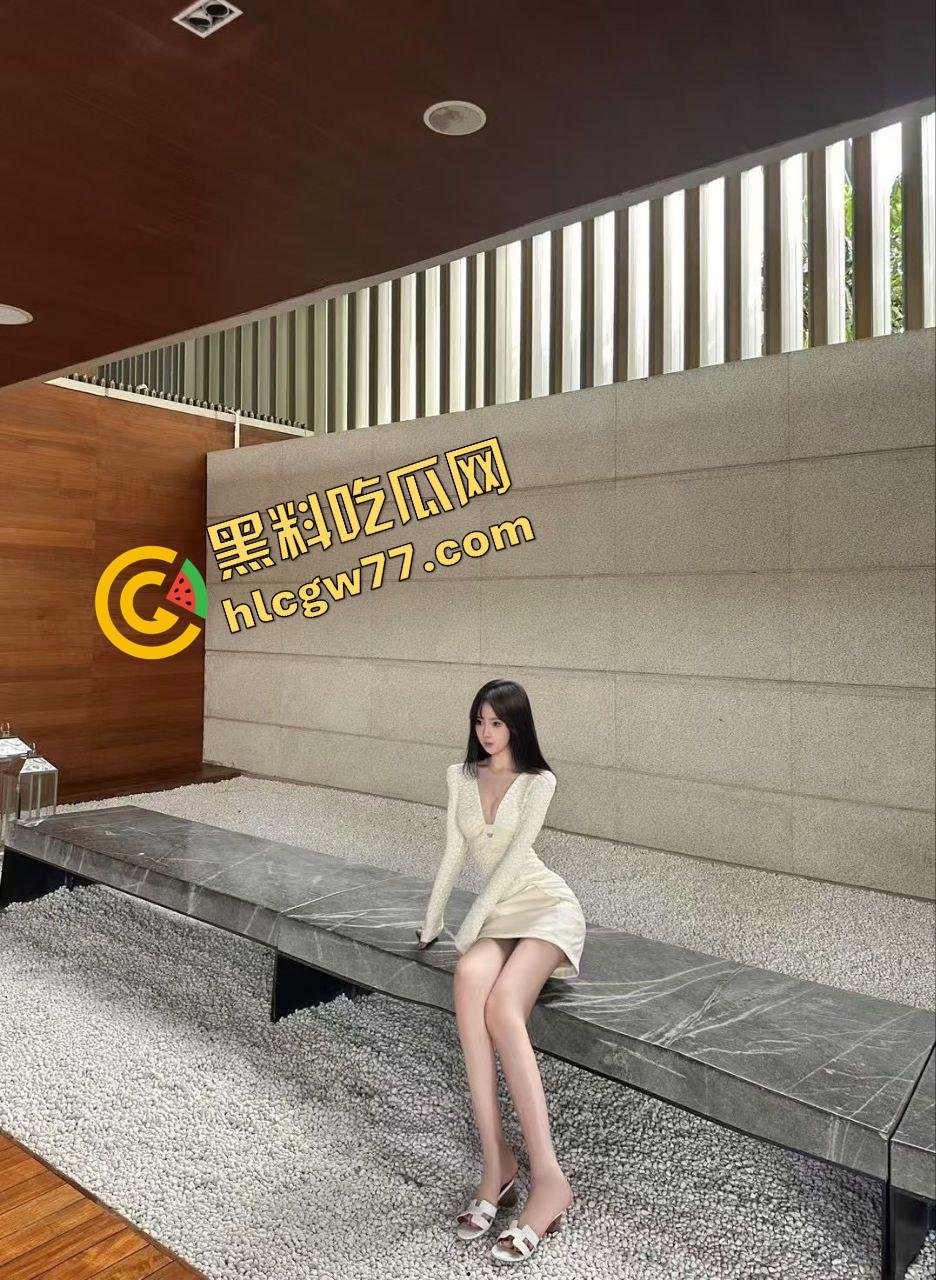 山东青岛大学生【李凤】单亲家庭,缺父爱,见哥哥就跪,学校里嫩男根本喂不饱她!-3