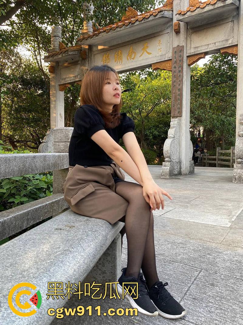 深圳32岁肥臀骚逼【王芳芳】，至今未婚乐忠于约炮，靠逼上位当母狗，公共厕所海边都曾被炮友操过，实在太骚了！-3