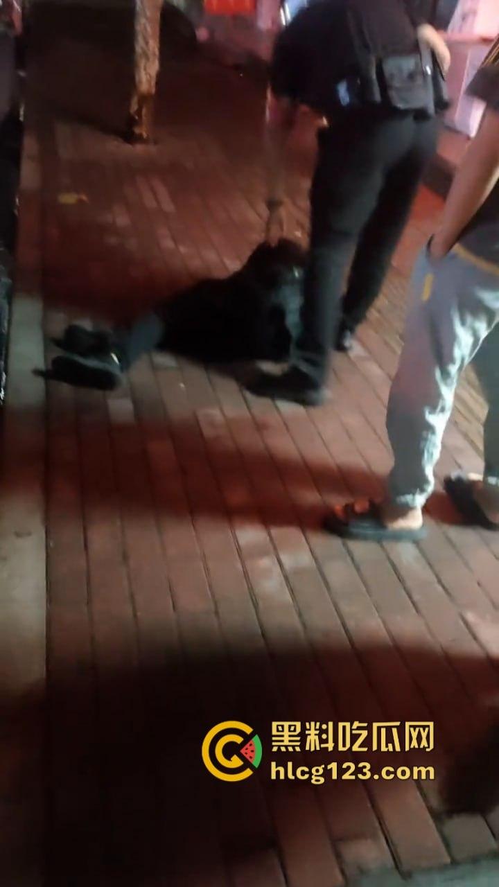 胆肥!诸暨一民警出勤时被男子打倒抽搐 伤势严重-7