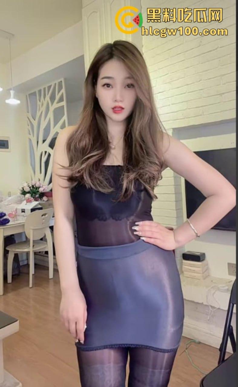 海口龙华映筱端宠物店老板娘 抖音【御老师传媒】 多部裸舞插逼自慰福利 高颜值长腿极品尤物尽显风骚-3