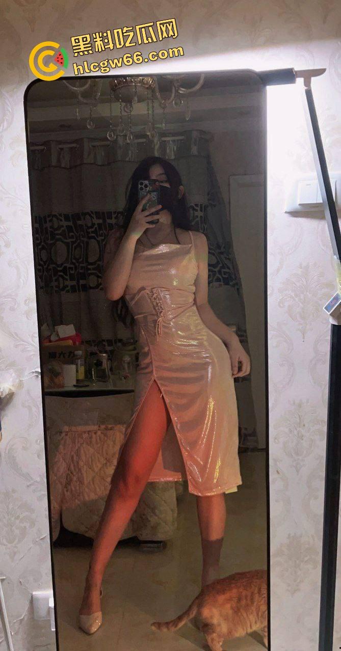 河北高颜值精神小妹自拍流出,骚得不行,香得离谱,黑丝女仆穿上直接想原地开干!-3