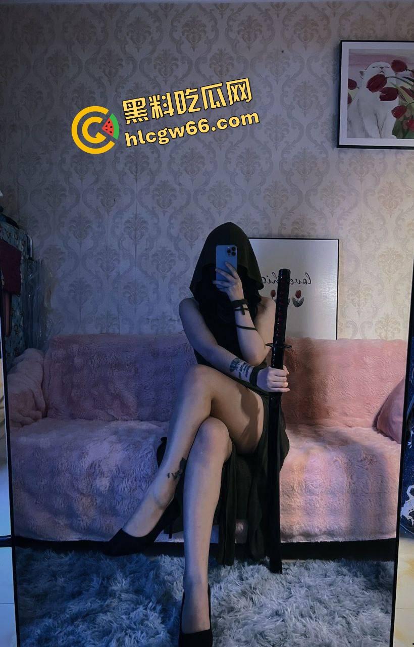 河北高颜值精神小妹自拍流出,骚得不行,香得离谱,黑丝女仆穿上直接想原地开干!-6