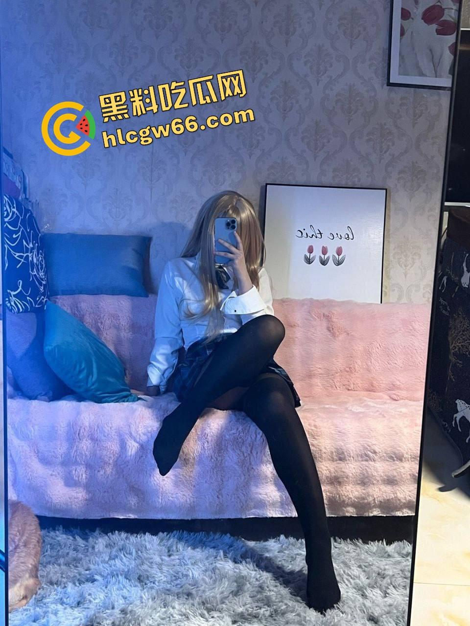 河北高颜值精神小妹自拍流出,骚得不行,香得离谱,黑丝女仆穿上直接想原地开干!-10