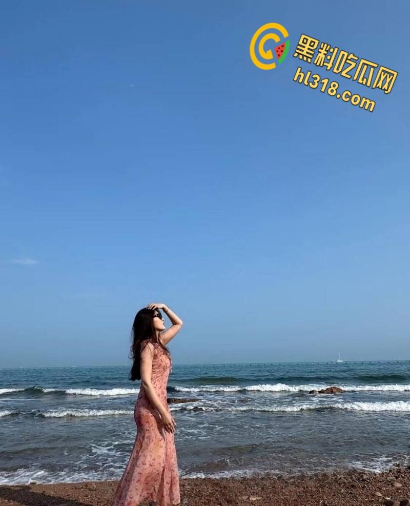 青岛大学眼镜妹【文钰】,主动跪舔男友大屌,口技精堪疯狂榨精,十个眼镜九个骚,四眼妹从不让人失望 !-1