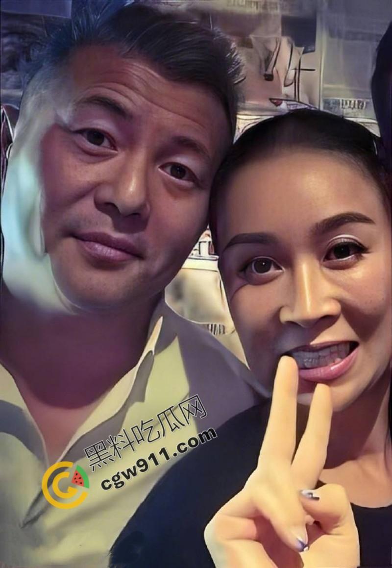 华语天后【那英】婚姻危机!老公【孟桐】千金包下会所,猛烈爆操美女骚穴,视频曝光炸裂,骂声一片!-17