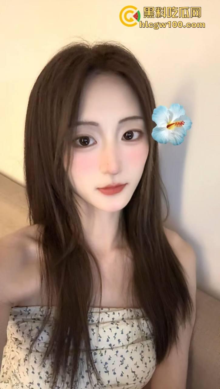 成都骚妹口水流成瀑布,嘴巴湿润得像打了润滑剂,光是想象肉棒进去的画面,肉棒进去怕是1秒缴械直接被秒杀!-4