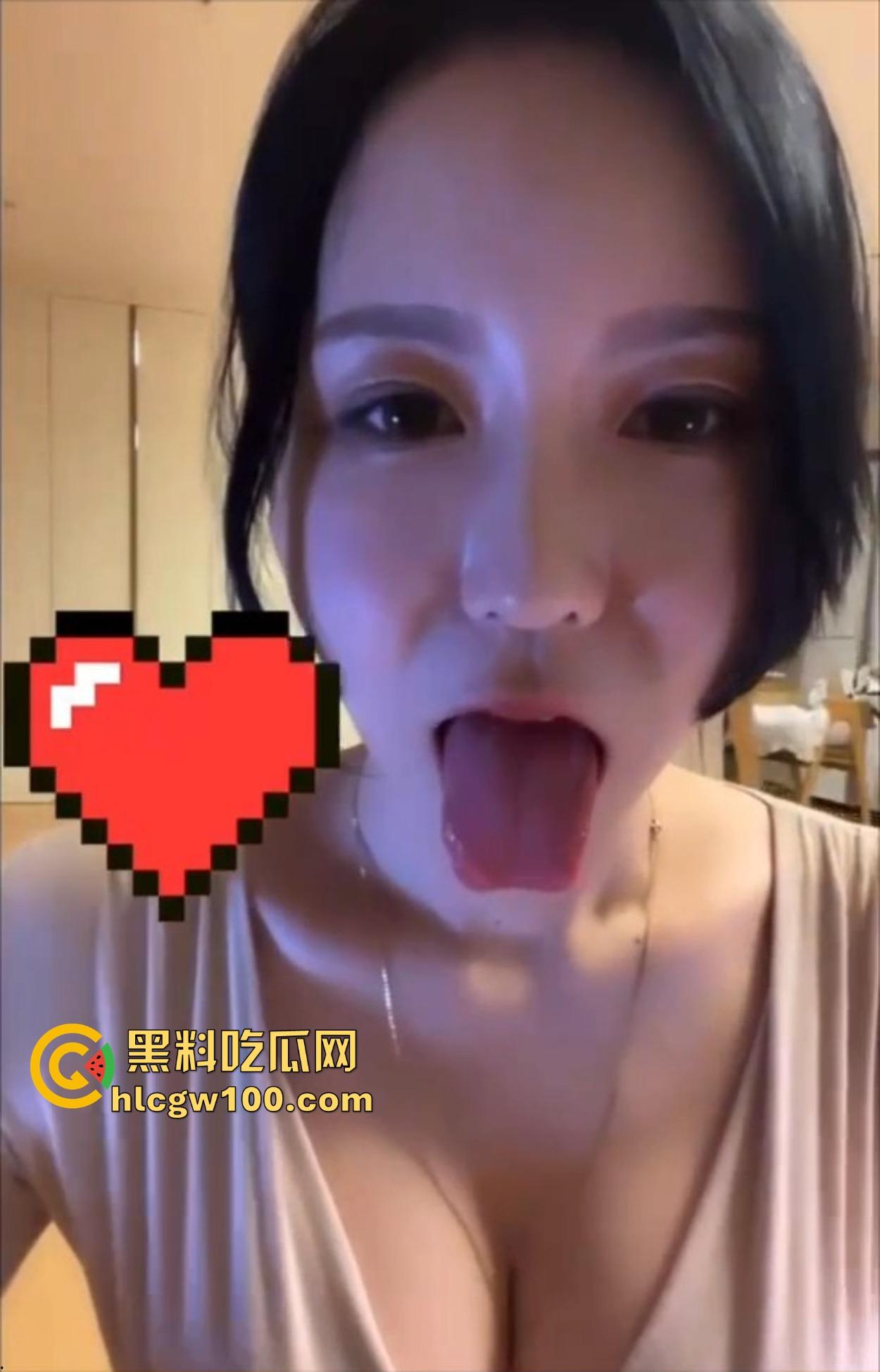 成都骚妹口水流成瀑布,嘴巴湿润得像打了润滑剂,光是想象肉棒进去的画面,肉棒进去怕是1秒缴械直接被秒杀!-7