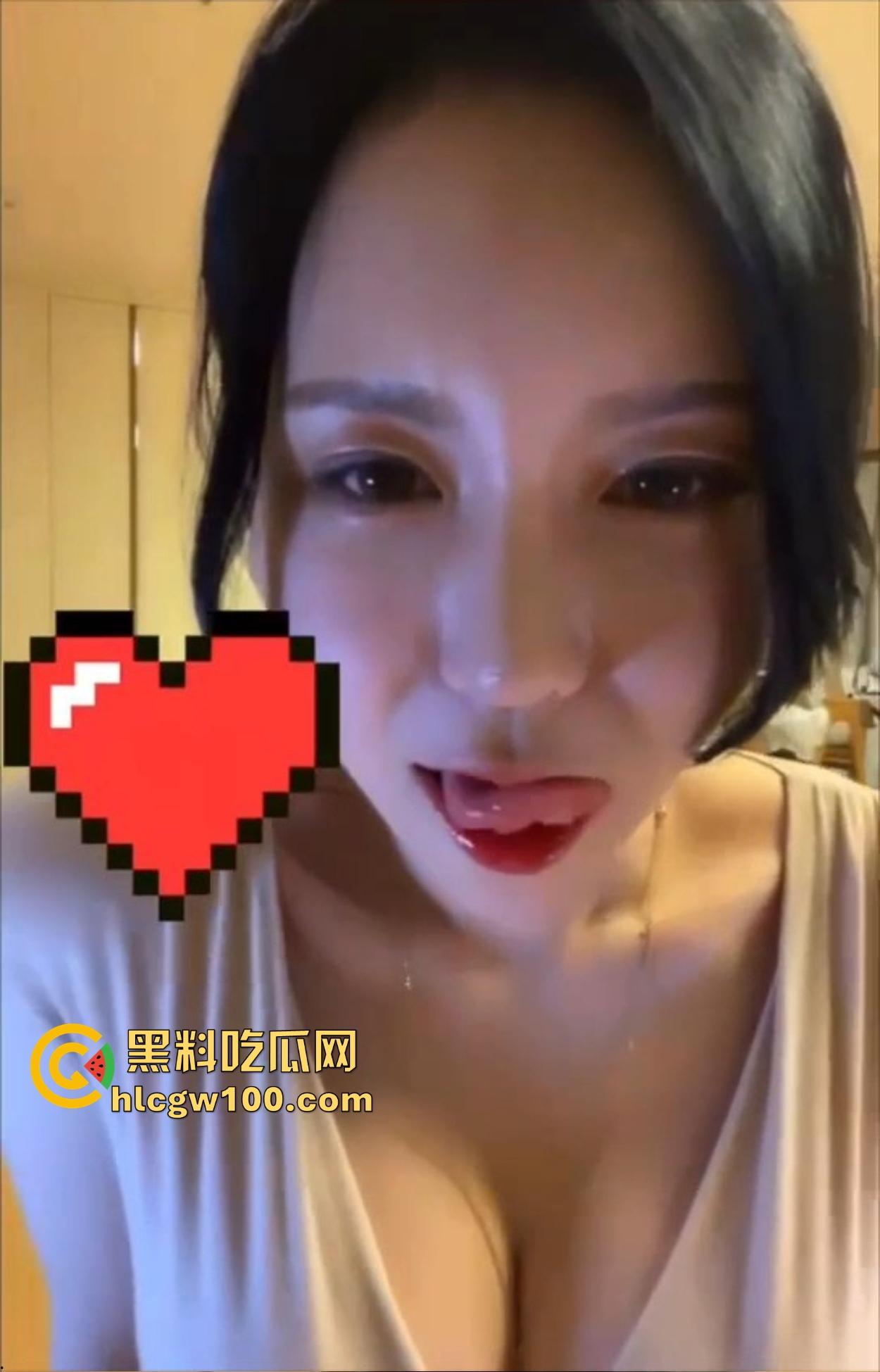 成都骚妹口水流成瀑布,嘴巴湿润得像打了润滑剂,光是想象肉棒进去的画面,肉棒进去怕是1秒缴械直接被秒杀!-8