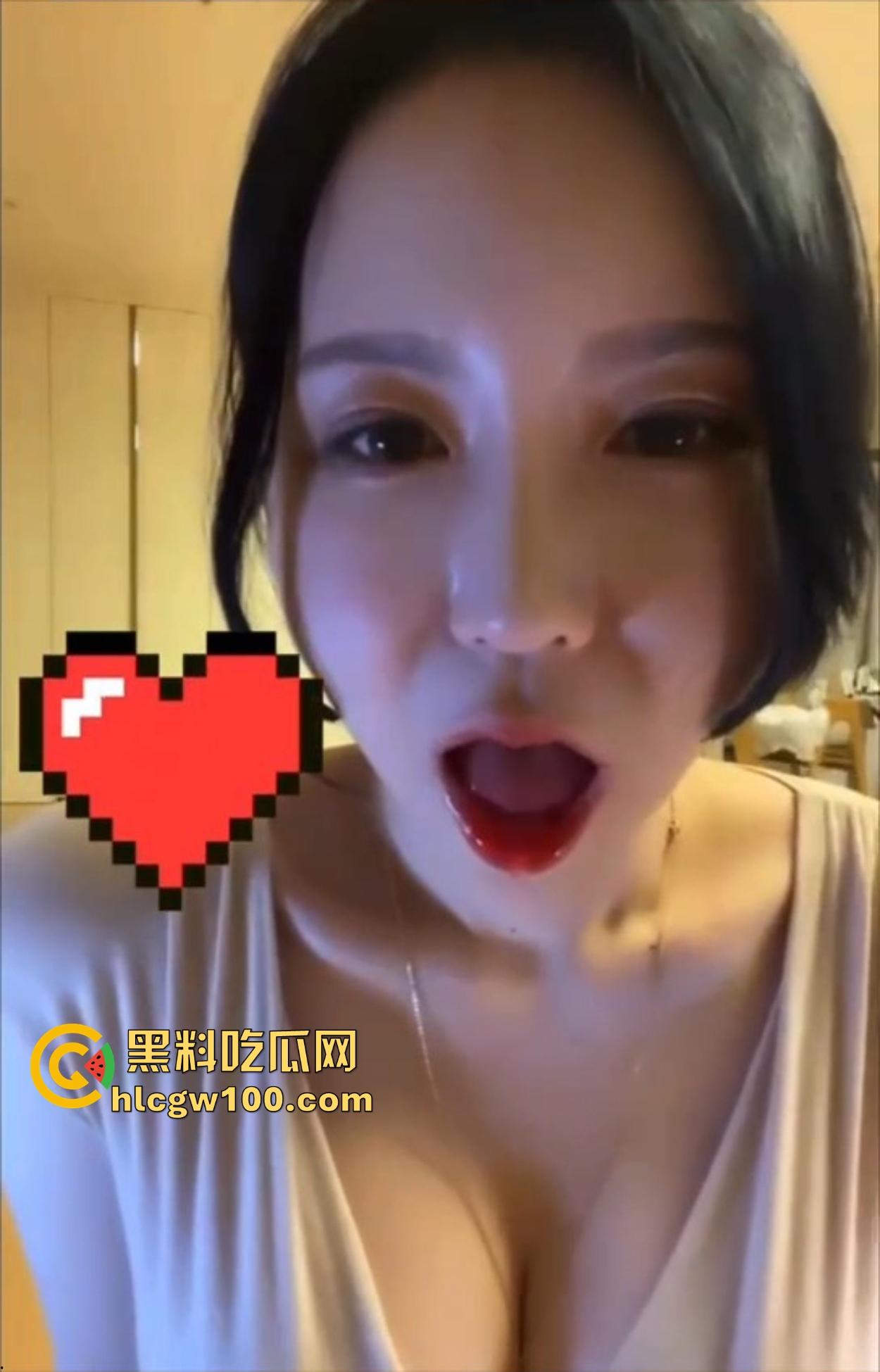 成都骚妹口水流成瀑布,嘴巴湿润得像打了润滑剂,光是想象肉棒进去的画面,肉棒进去怕是1秒缴械直接被秒杀!-9