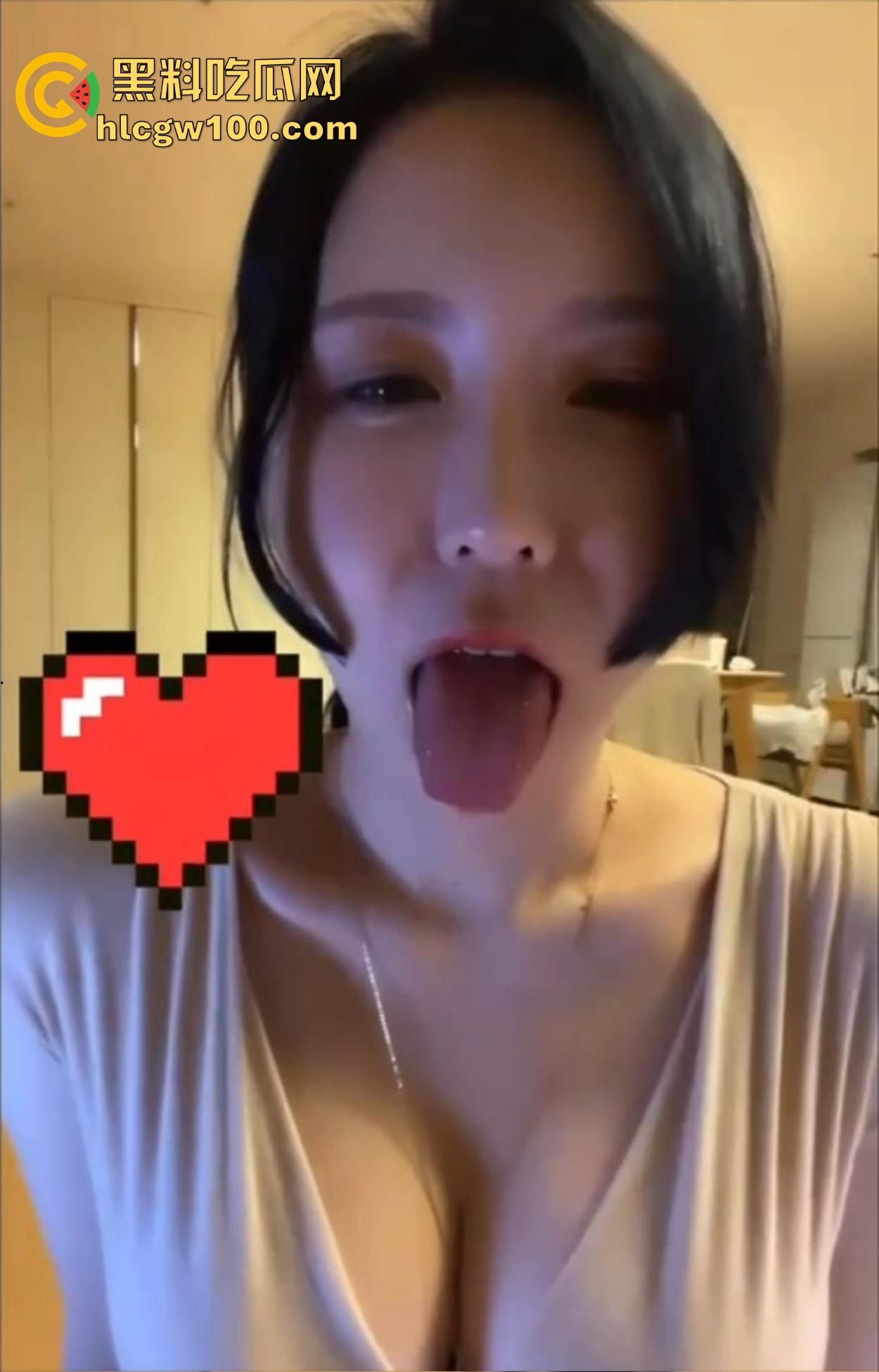 成都骚妹口水流成瀑布,嘴巴湿润得像打了润滑剂,光是想象肉棒进去的画面,肉棒进去怕是1秒缴械直接被秒杀!-10