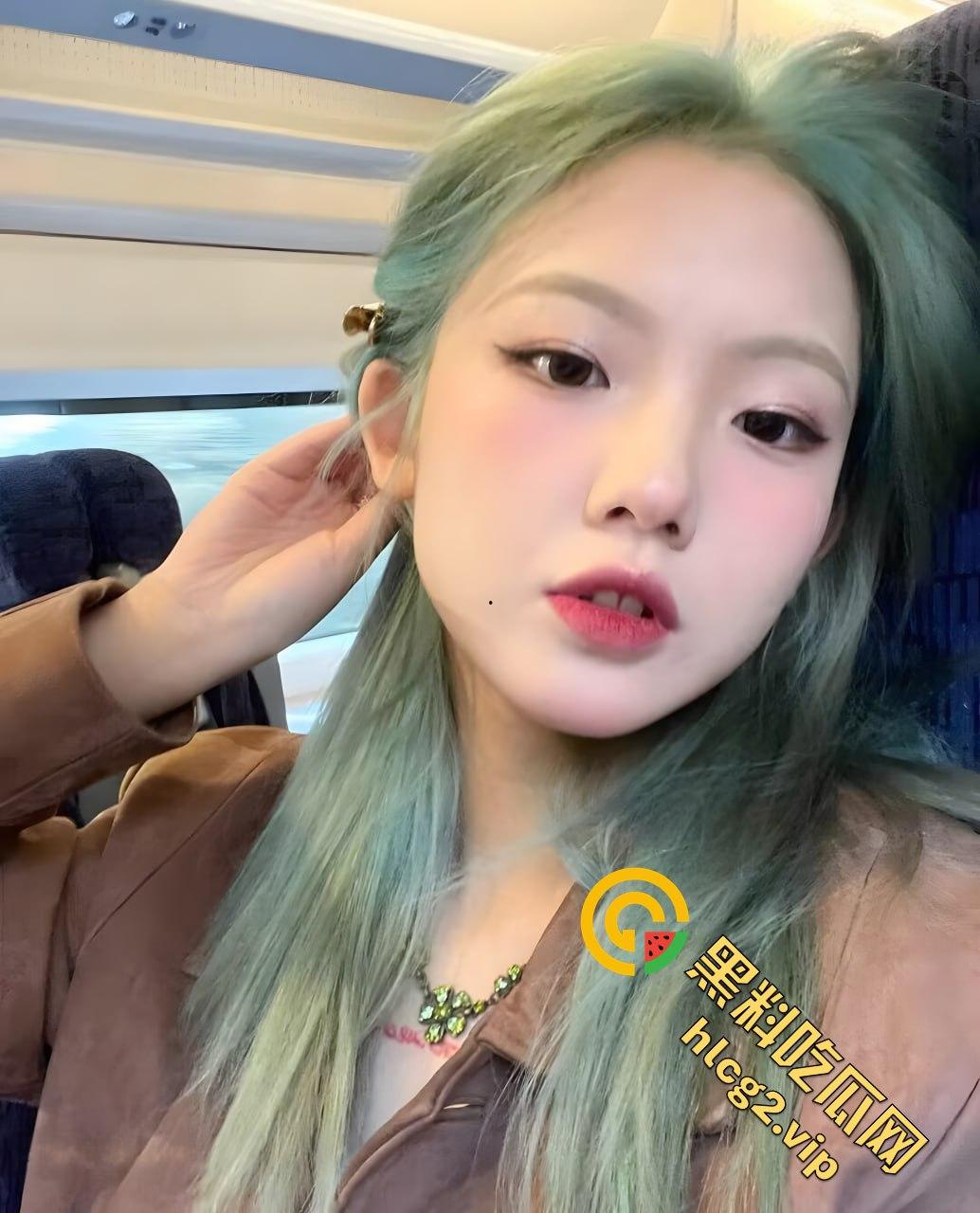 广西大学孙轶可红绿灯组合翻车！和男友约炮开房被偷拍，iCloud泄密引发热议！-5