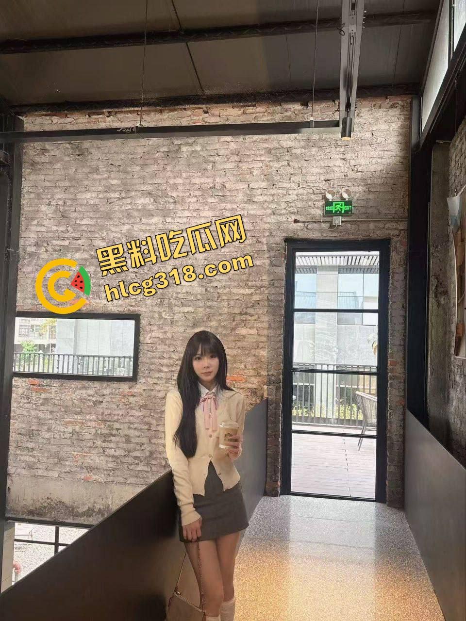 炮架上肛口鲍眼齐开花,涂满油的骚狗被连续打桩,100分钟,小母狗高潮喷到电路短路都没停机!-5