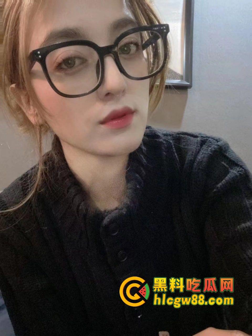 新疆乌鲁木齐财经学院『夏赫曼古丽』混血眼镜婊被颜射满脸,鸡巴吃得香喷喷,管他清不清真照吃不误!-1