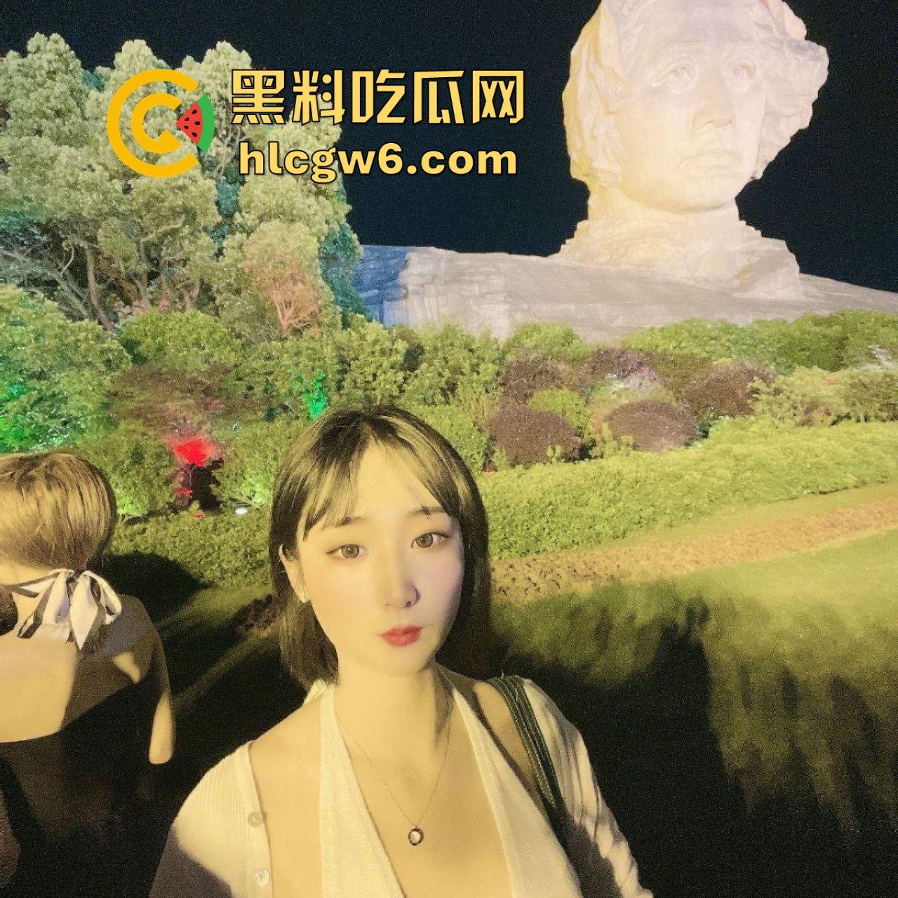 长沙瓜友大战江苏人妻【苗芳芳】红色战袍撩人,私会偷情被蹬一晚,爽完回家找老公要爱的抱抱!-4