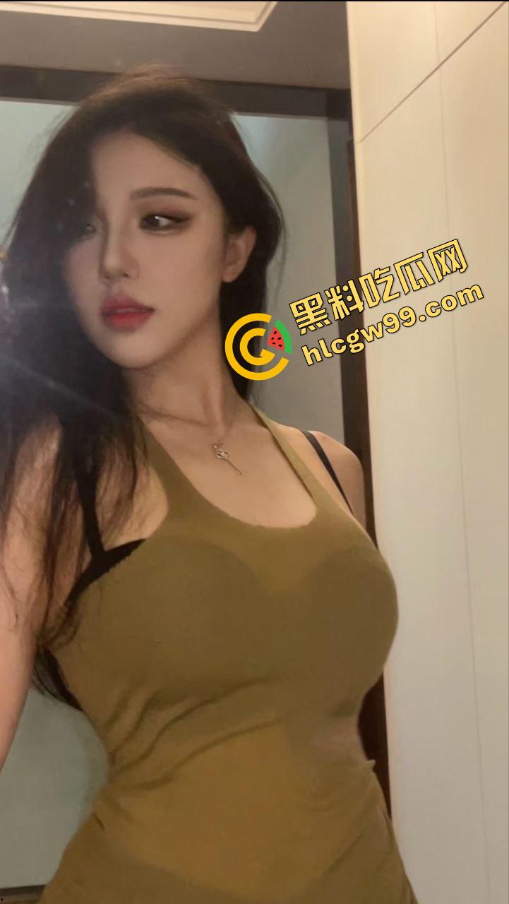 浙江杭州西湖御姐骚鸡【唐韵】极品大G奶诱惑私拍,女上骑乘大奶直晃悠!独家曝光流出!-1