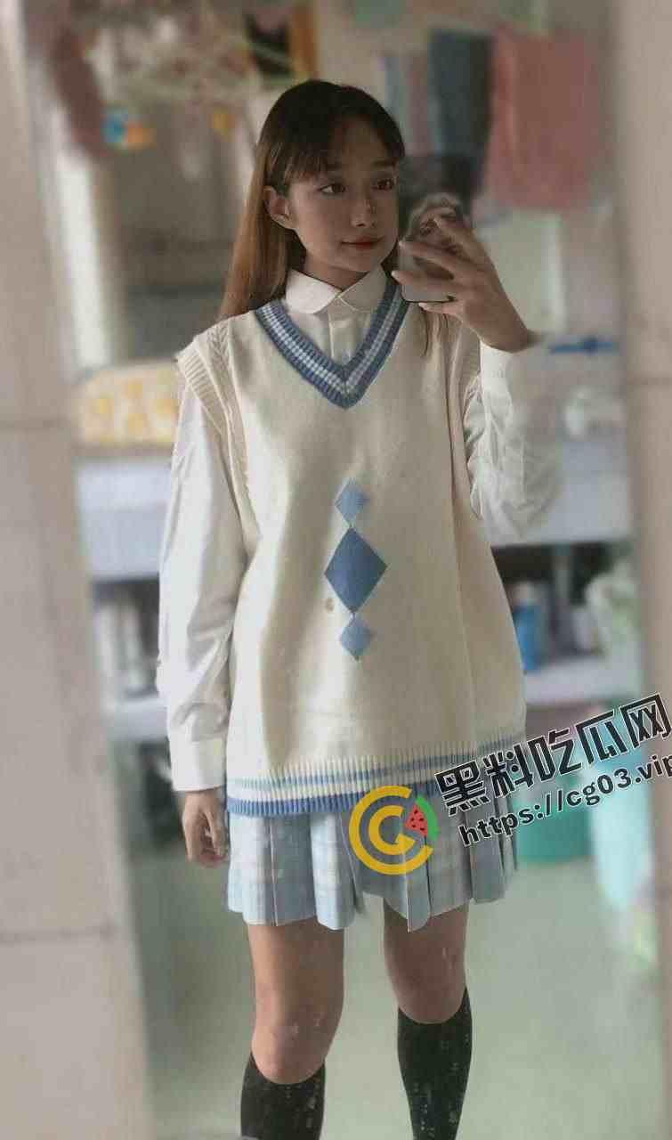 四川 资中县99年反差母狗【彭麒融】 裸贷无力偿还 被大哥拿下 视频被流出-5