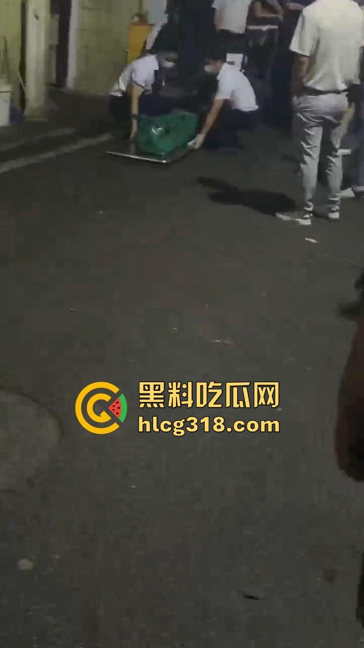 湖南长沙肌肉猛男操死站街女！现场已被警察封锁现场 这得多猛啊能把人操死！-9