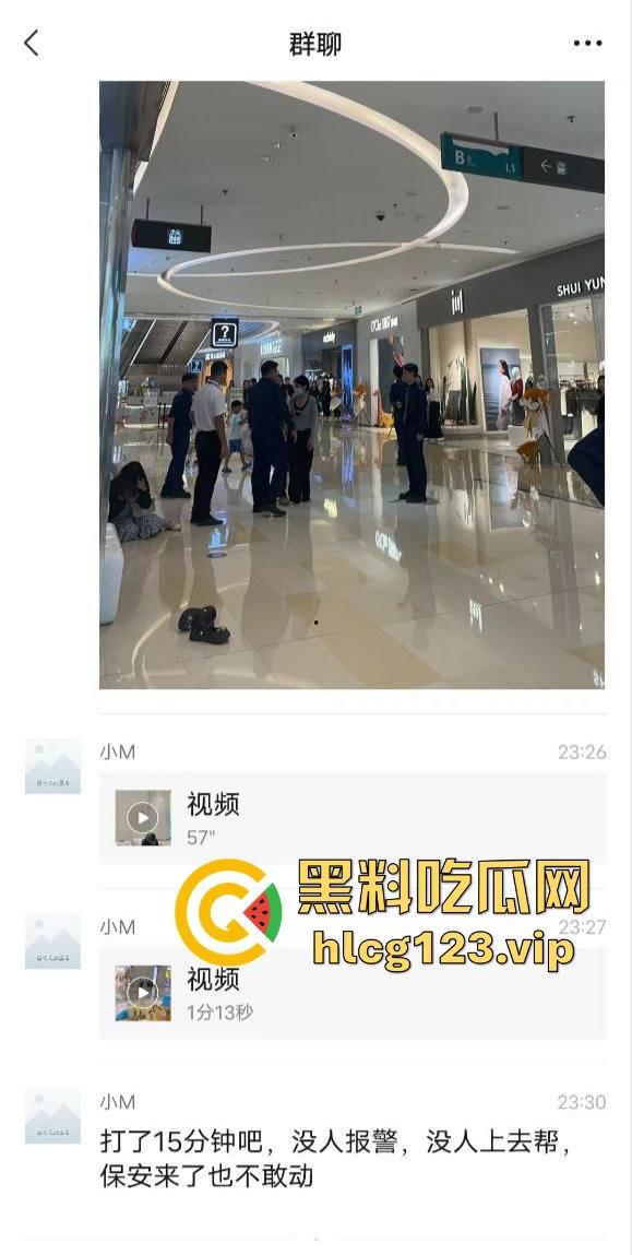 珠海街头惨烈抓小三!正妻怒揍小三十分钟,后背裸露惨叫救命,路人全程围观无人理!-1