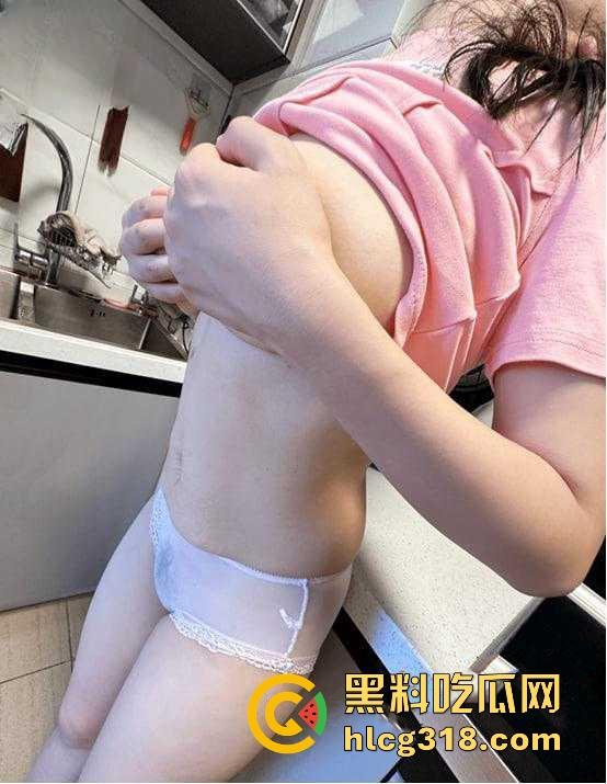 护士姐姐身穿黑丝勾引弟弟，妖娆风骚包臀裙，身姿诱人激情四溢，帧帧充满极致撸点！-12