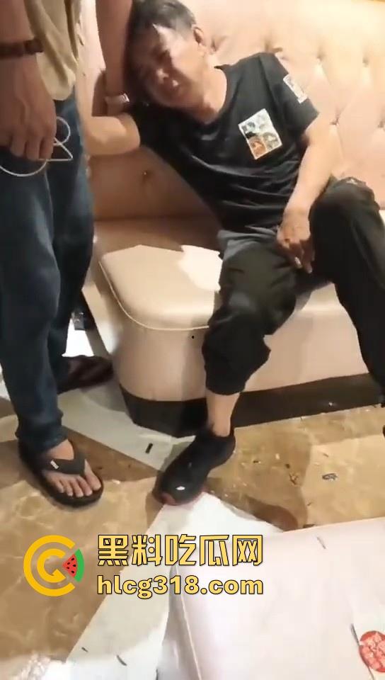 广东汕头潮阳自然局局长【欧镇武】被老婆抓奸咬坏鸡巴 嘶~这恐怕不止有点疼呀!-5