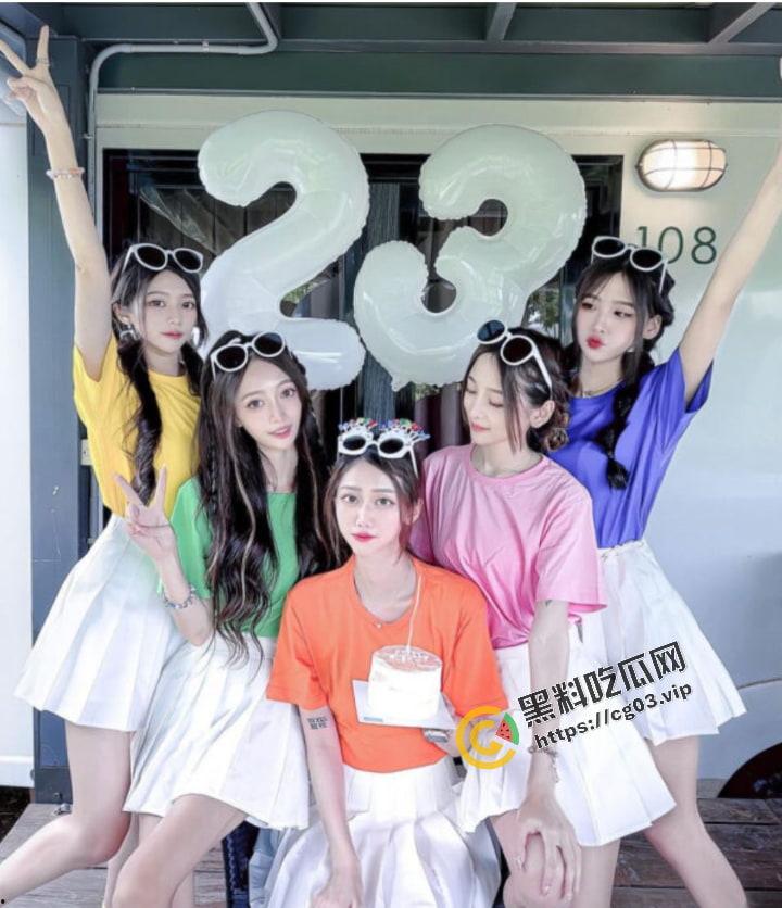 台湾5姐妹去旅游 在酒店随机互拍全裸洗澡片 视频遭流出 有台湾的瓜友知道她们的社交号吗-5