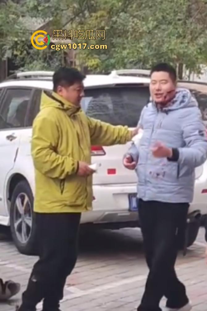 石家庄美团外卖小哥忍无可忍血刃站长，5块单子只给1块，离职扣80%工资逼人走绝路，这不是活该找刀吗？-7