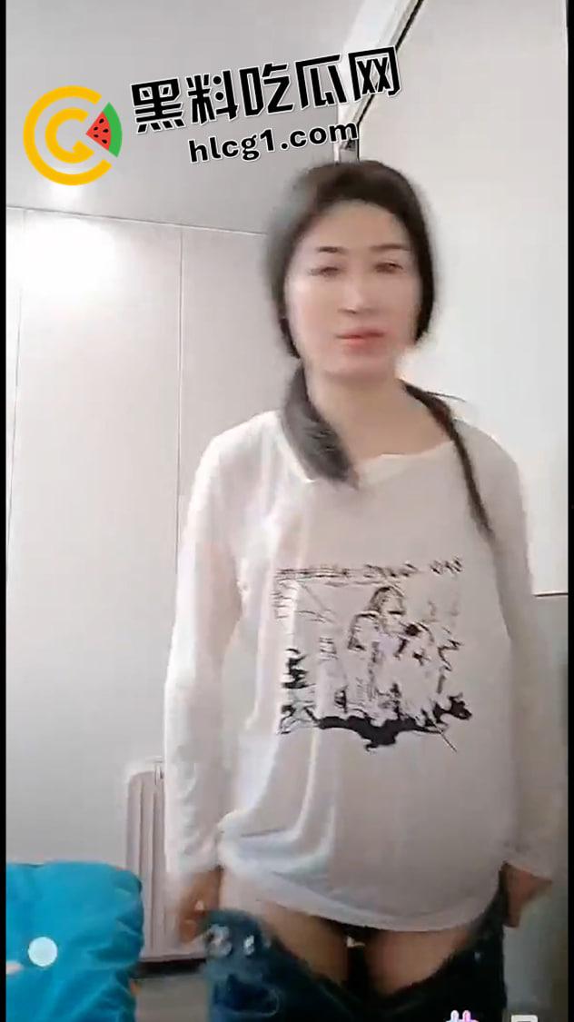 直播露点闪现大合集！擦边到极限就是露点 朦胧产生美啊-7