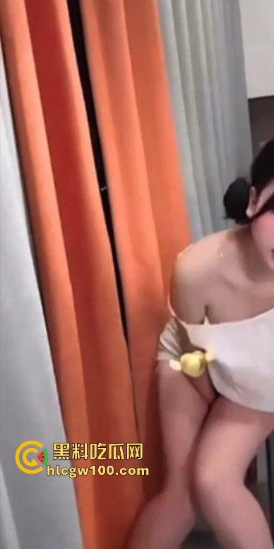 快手【幸子】直播玩调教,骚货塞入跳蛋让金主远程操控马力开到最大爽到高潮失控还是榜一大哥会玩!!-9