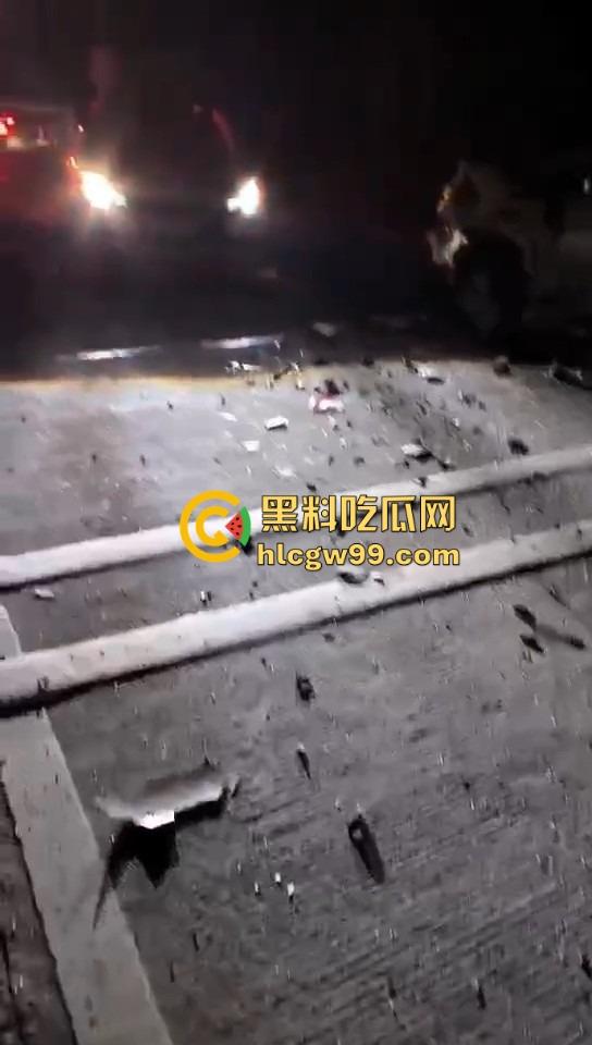 湛江雷州东里镇春节变丧场,士头路口惨烈车祸 ,家人还在吃席 ,这边已经送命了!-5