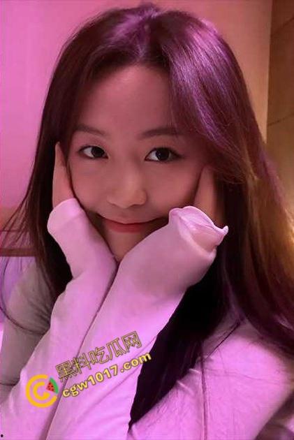 四川音乐学院校花【杨子怡】：清纯可人女神舍身哄富二代，酒店激战深喉求欢，精液尽数吞入，极尽淫荡-2