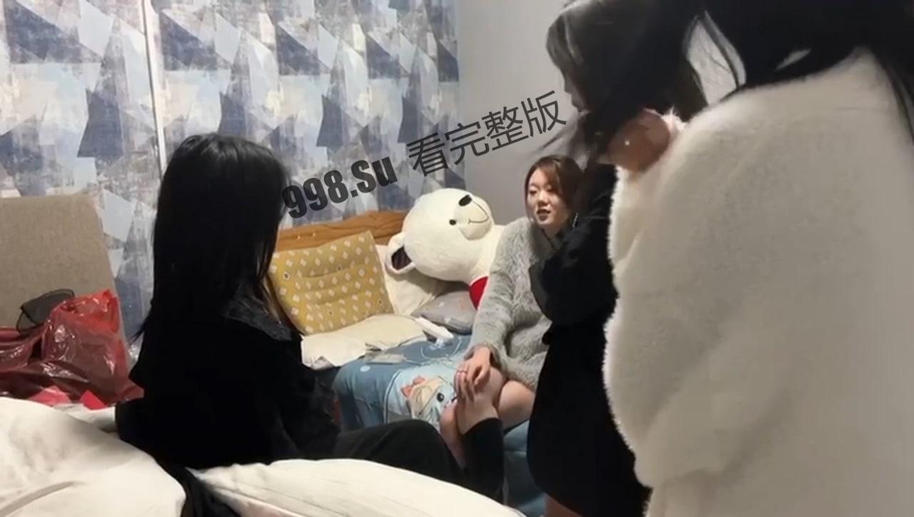 山东日照海乐迪 KTV 霸凌事件 黑衣女子被围殴 跪地磕头求饶-2