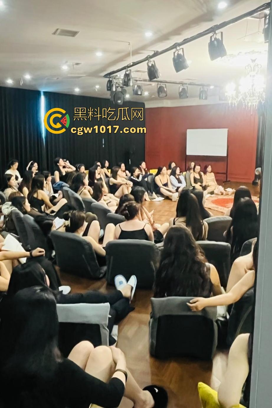 杭州性商学院训练营教如何当女人!伊兰迪正宫娘娘1V1传授性爱技术,课堂秒变大尺度活春宫!-3