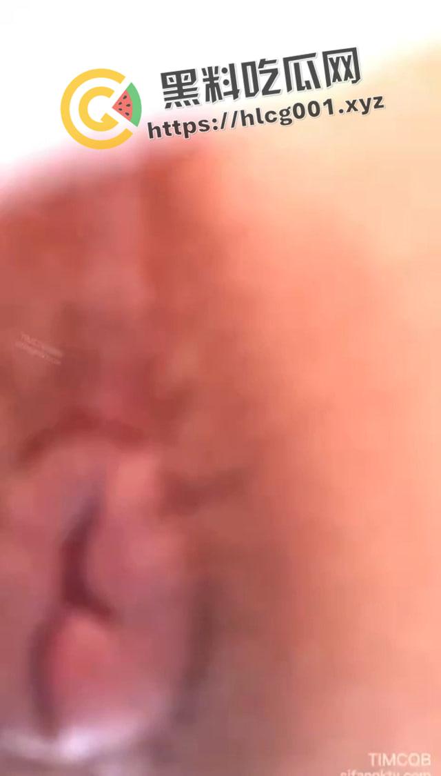 最强漫展偷拍！摄像头都快塞进逼里了 肛门一看就被开发过 你们洛丽塔都玩的这么花嘛-7