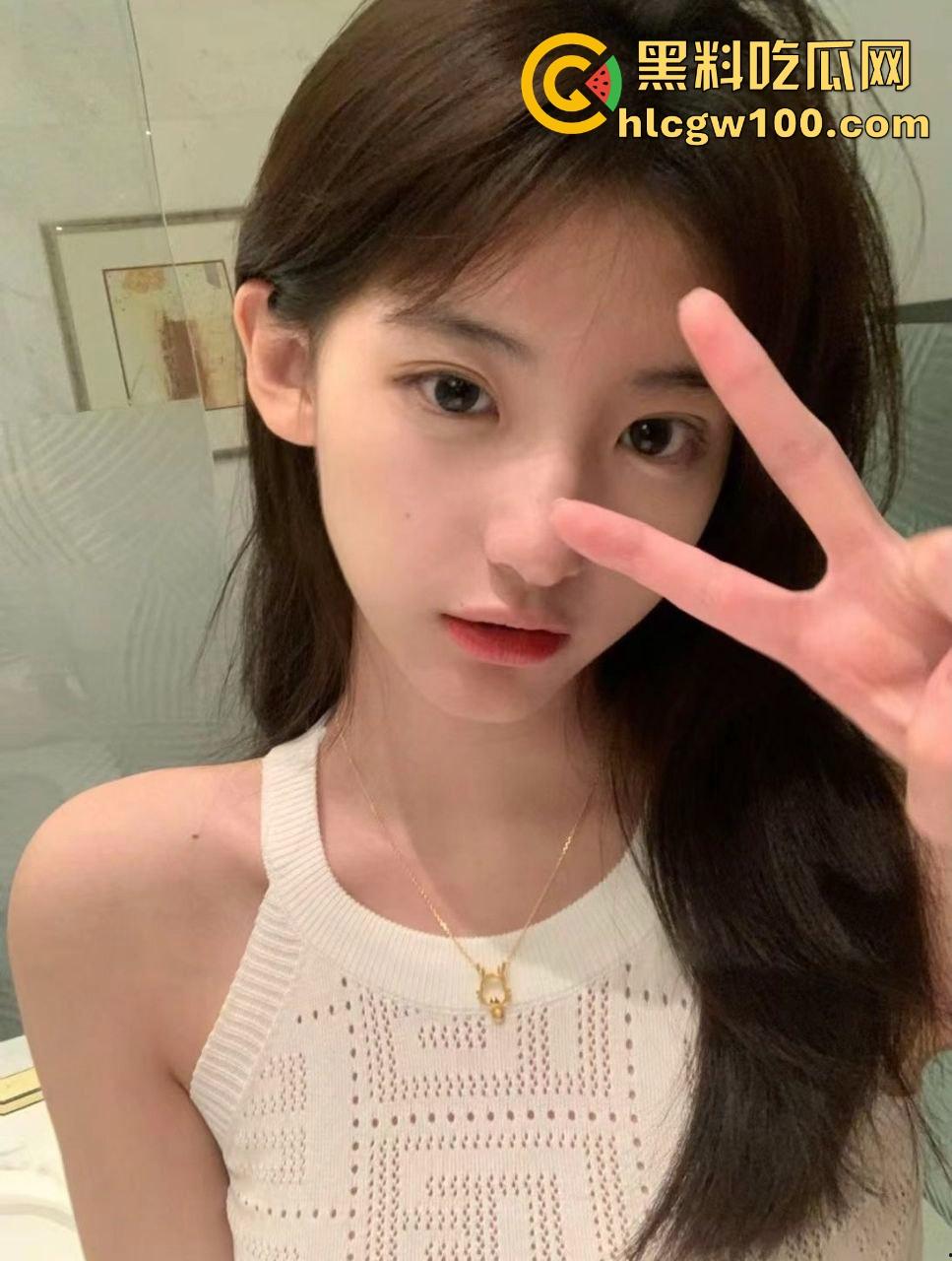 广州驾校惊现变态教练，潜规则精神小妹学员，驾校户外裸奔调教玩黑木耳抽烟吞吐，不骚不给过科目二！-6