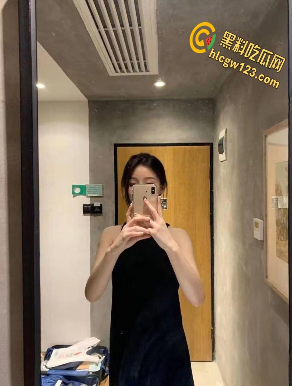 人前校花人后母狗【刘恩畅】,开档黑丝车内爆干,粉嫩白虎太诱人了 !-2