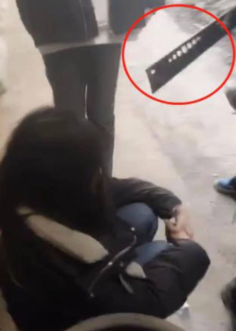 湖北 武穴 女生 被 围殴 霸凌 打人 砍刀威胁 事件-4