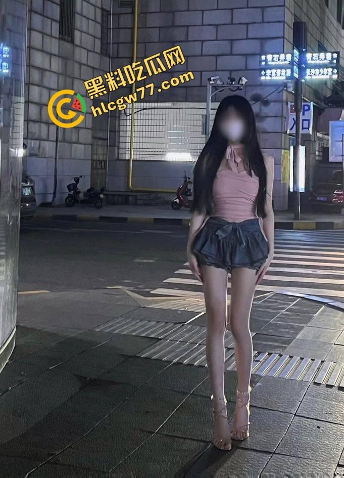 天津淫荡母狗『赵曦』萝莉脸配魔鬼御姐身，嫩洞喷汁奶子弹得能炸眼，操一炮香得鸡巴烧断！-11