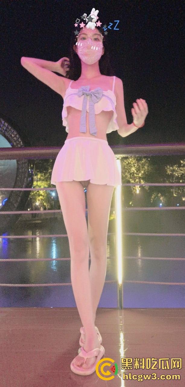 金华极品情侣【小鸟医人】大胆露出!户外放尿、透视装全裸人前露出,骚劲简直拉满!-12